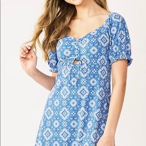 Brand New Women’s Size Small Blue and White Puff Sleeve Mini dress